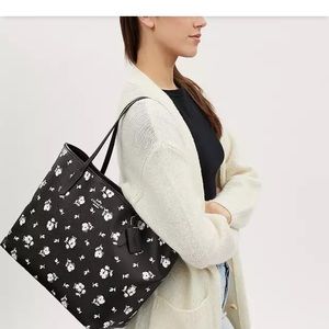 NWT Coach City Tote With Floral Print